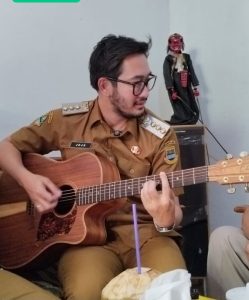 Bupati KBB Jeje Rihcie Ismail Sembangi Pencipta Lagu.Karatagan dan Himne Bandung Barat